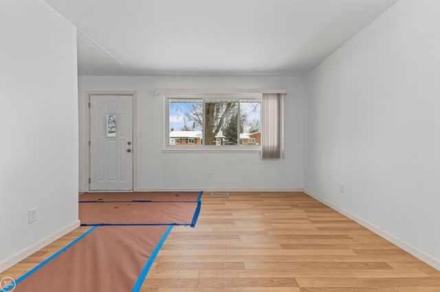 15218 Canberra Street, Roseville, MI 48066