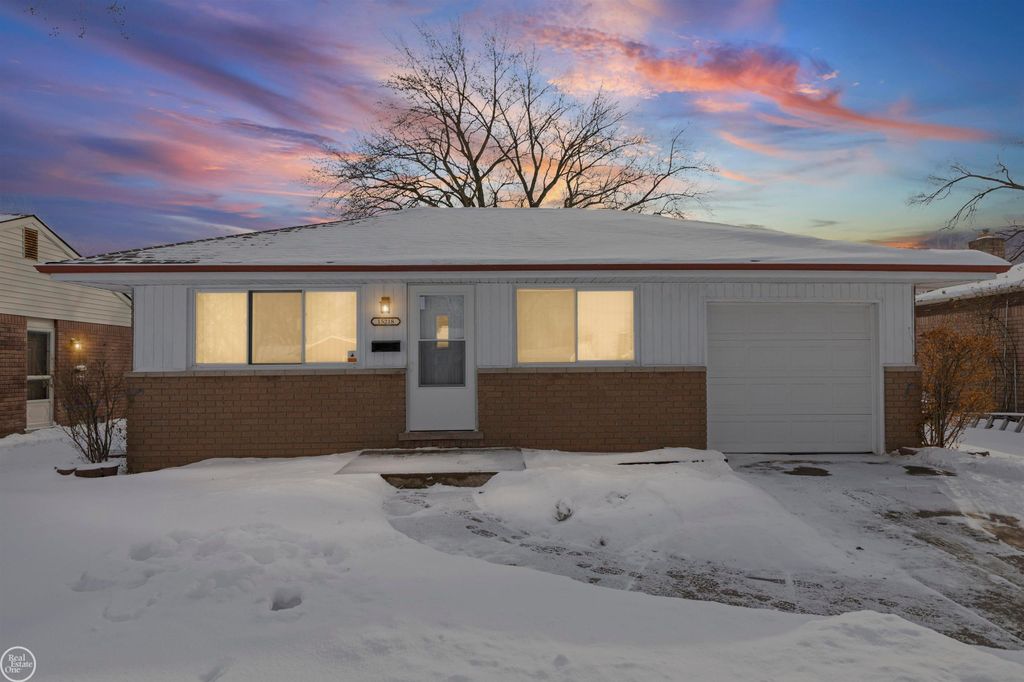 15218 Canberra Street, Roseville, MI 48066