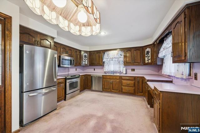 619 Lewandowski Street, Lyndhurst, NJ 07071