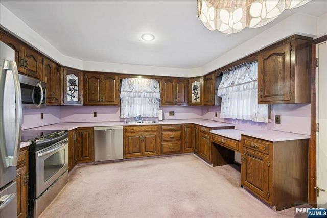 619 Lewandowski Street, Lyndhurst, NJ 07071