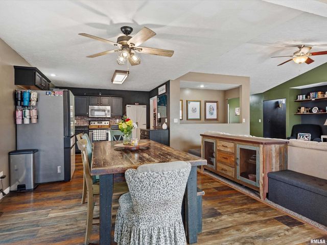 306 Osteen Lane, Chatham, IL 62629