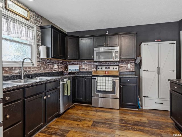 306 Osteen Lane, Chatham, IL 62629