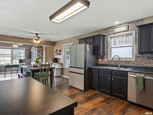 306 Osteen Lane, Chatham, IL 62629