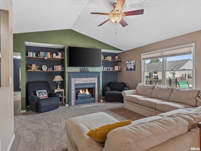 306 Osteen Lane, Chatham, IL 62629