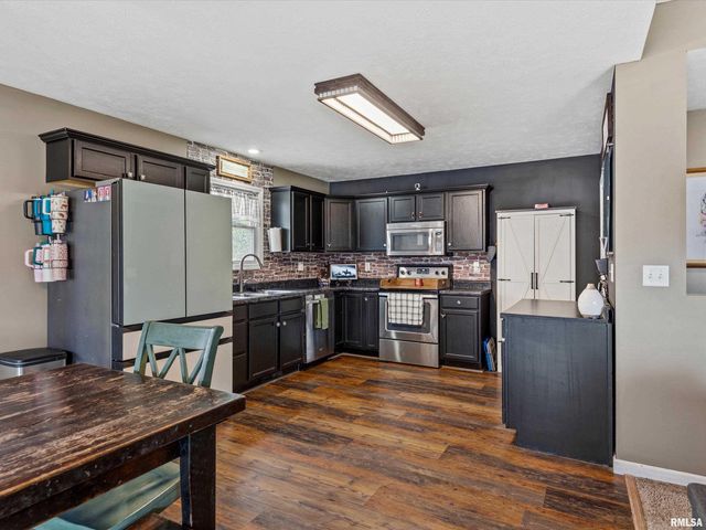 306 Osteen Lane, Chatham, IL 62629