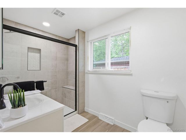 6033 Hoyt Ct, Arvada, CO 80004