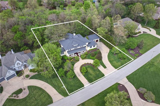 14140 S Copper Creek Drive, Olathe, KS 66062