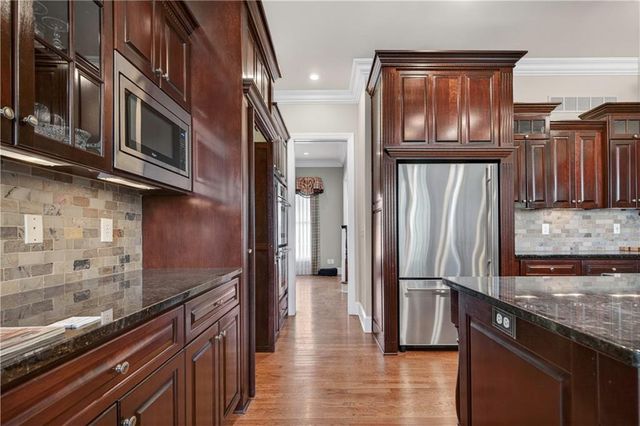 14140 S Copper Creek Drive, Olathe, KS 66062