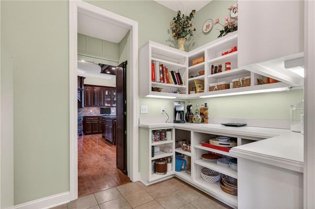 14140 S Copper Creek Drive, Olathe, KS 66062