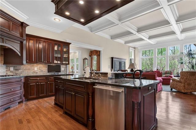 14140 S Copper Creek Drive, Olathe, KS 66062