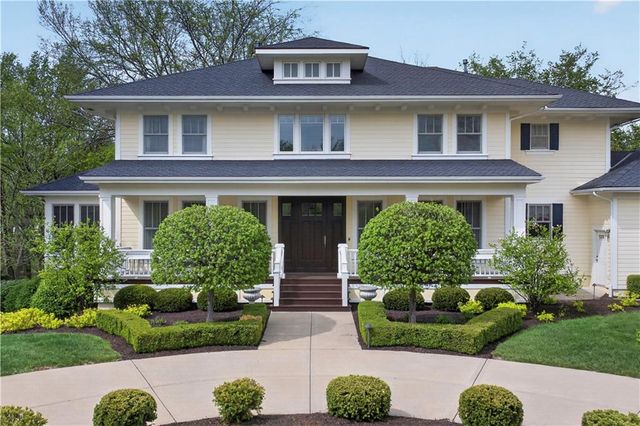 14140 S Copper Creek Drive, Olathe, KS 66062