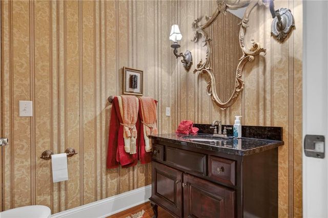 14140 S Copper Creek Drive, Olathe, KS 66062