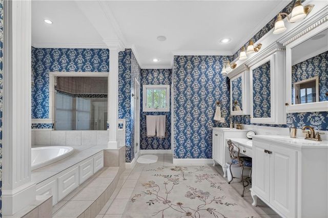 14140 S Copper Creek Drive, Olathe, KS 66062