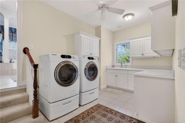 14140 S Copper Creek Drive, Olathe, KS 66062