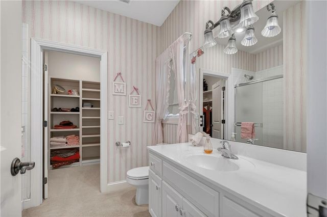 14140 S Copper Creek Drive, Olathe, KS 66062