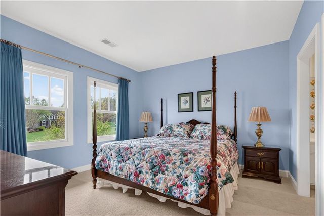 14140 S Copper Creek Drive, Olathe, KS 66062