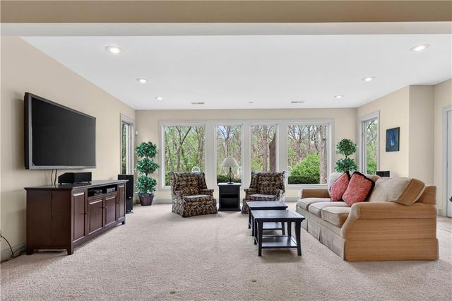 14140 S Copper Creek Drive, Olathe, KS 66062