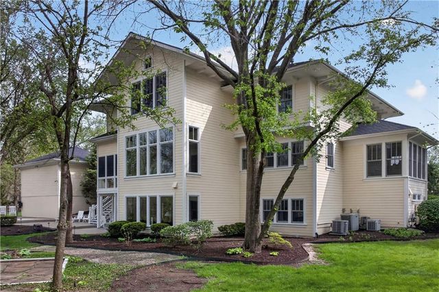 14140 S Copper Creek Drive, Olathe, KS 66062