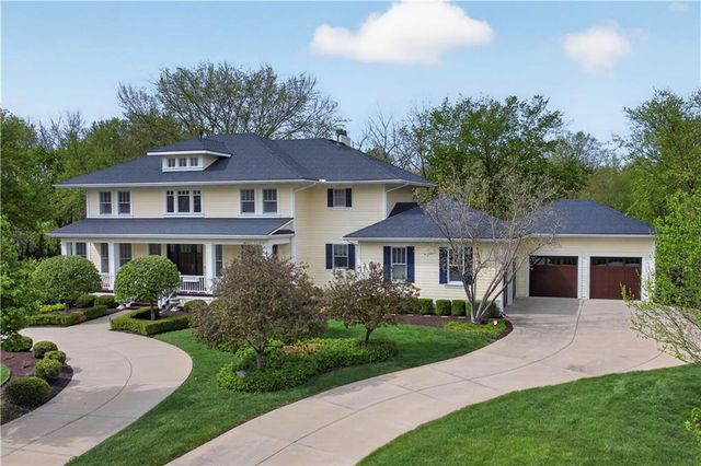 14140 S Copper Creek Drive, Olathe, KS 66062
