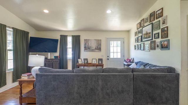 889 County Road 101, Alton, MO 65606