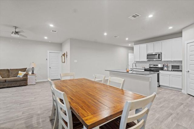 111 Bunker Hill Court, Anahuac, TX 77514