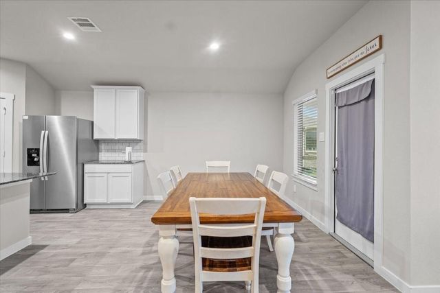 111 Bunker Hill Court, Anahuac, TX 77514