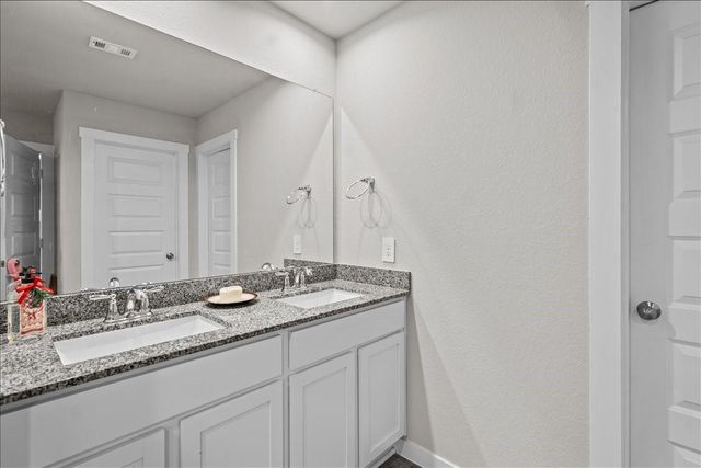 111 Bunker Hill Court, Anahuac, TX 77514