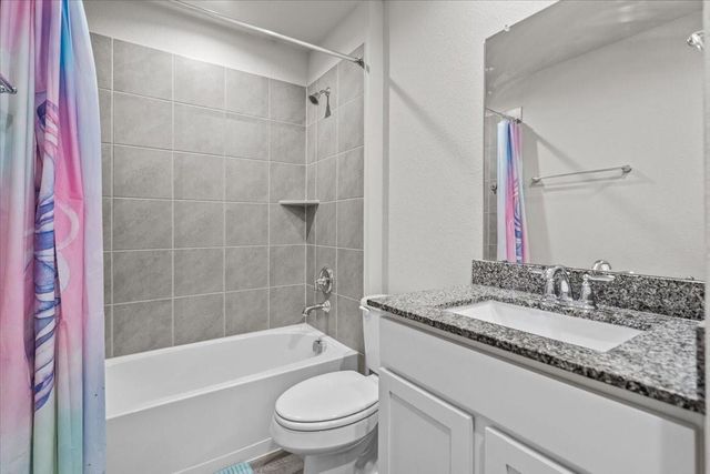 111 Bunker Hill Court, Anahuac, TX 77514