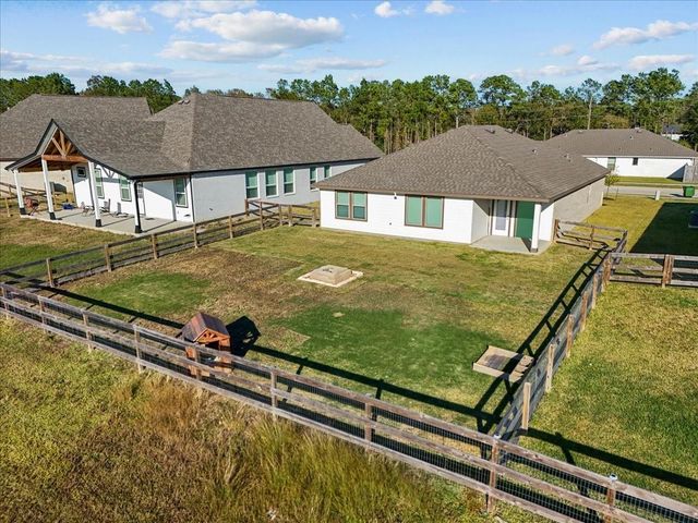 111 Bunker Hill Court, Anahuac, TX 77514