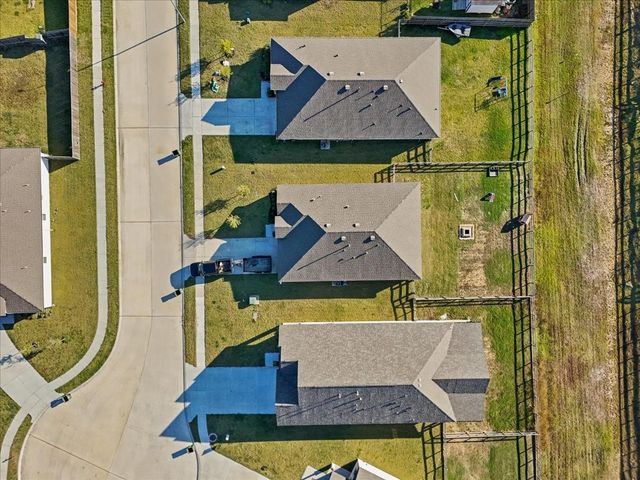 111 Bunker Hill Court, Anahuac, TX 77514