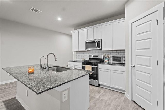 111 Bunker Hill Court, Anahuac, TX 77514