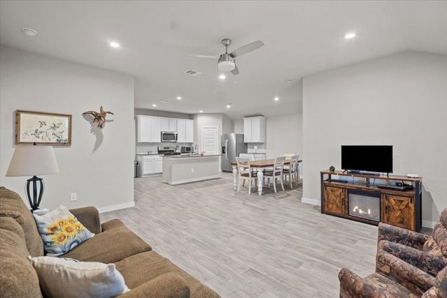 111 Bunker Hill Court, Anahuac, TX 77514