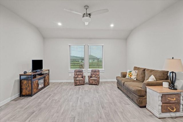 111 Bunker Hill Court, Anahuac, TX 77514