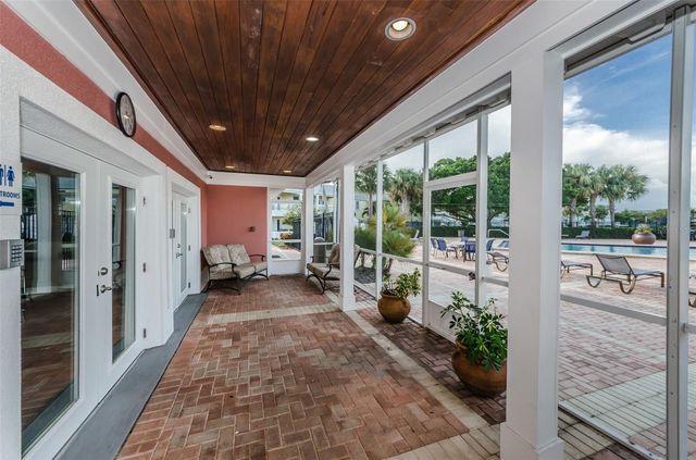 251 POMPANO DRIVE SE D, St Petersburg, FL 33705