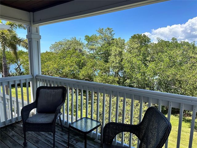 251 POMPANO DRIVE SE D, St Petersburg, FL 33705