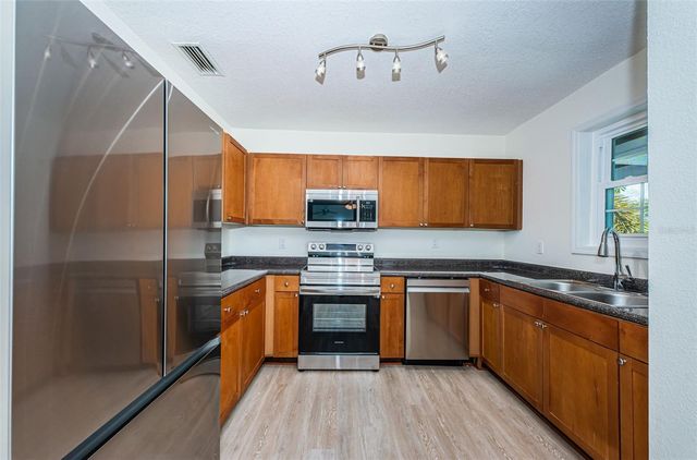 251 POMPANO DRIVE SE D, St Petersburg, FL 33705