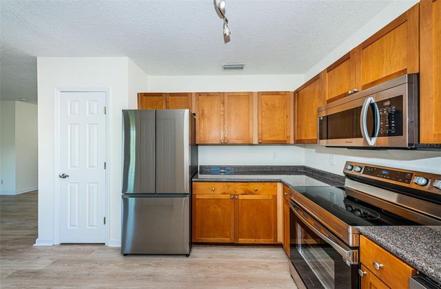 251 POMPANO DRIVE SE D, St Petersburg, FL 33705