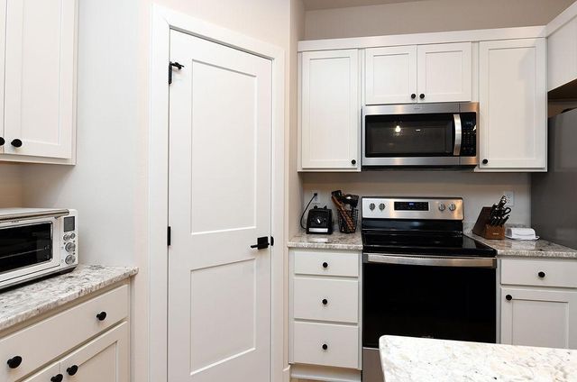 6743 66th Avenue S, Horace, ND 58047