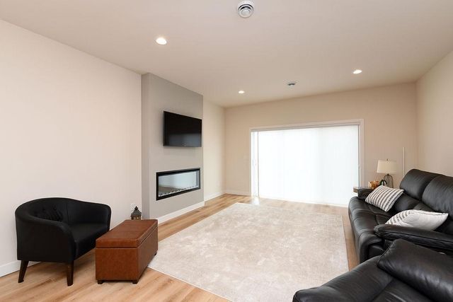 6743 66th Avenue S, Horace, ND 58047