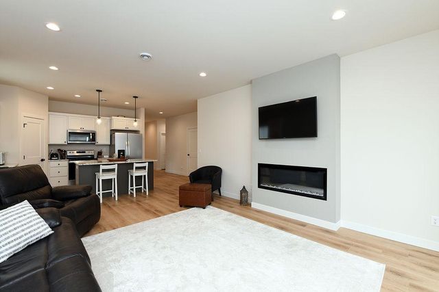 6743 66th Avenue S, Horace, ND 58047