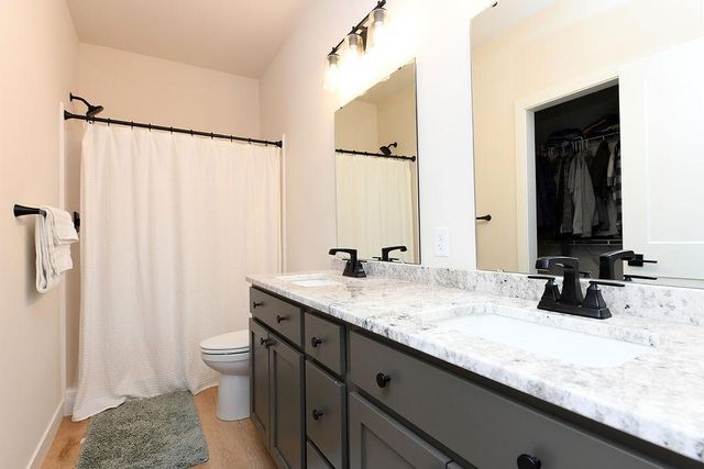 6743 66th Avenue S, Horace, ND 58047