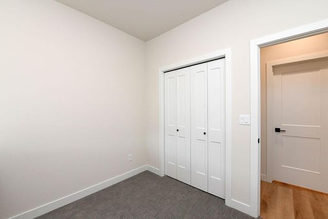 6743 66th Avenue S, Horace, ND 58047