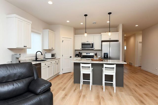 6743 66th Avenue S, Horace, ND 58047