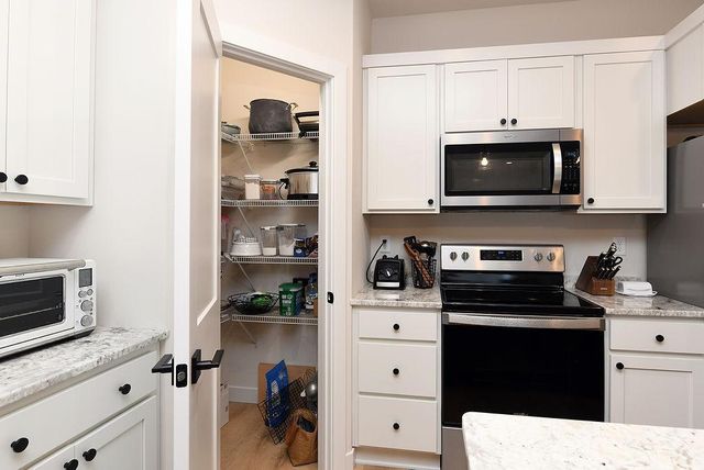 6743 66th Avenue S, Horace, ND 58047