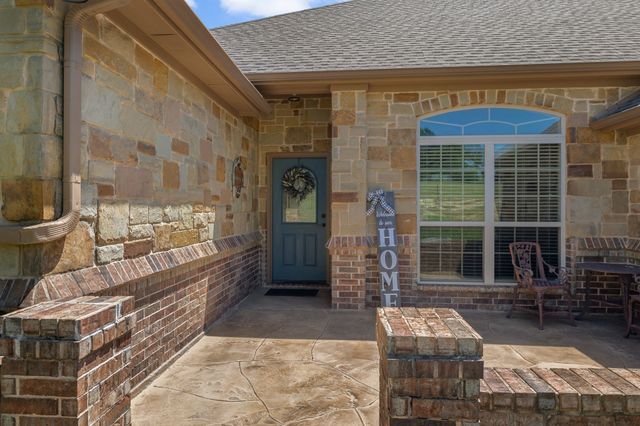 2305 Wills Way Drive, Granbury, TX 76049