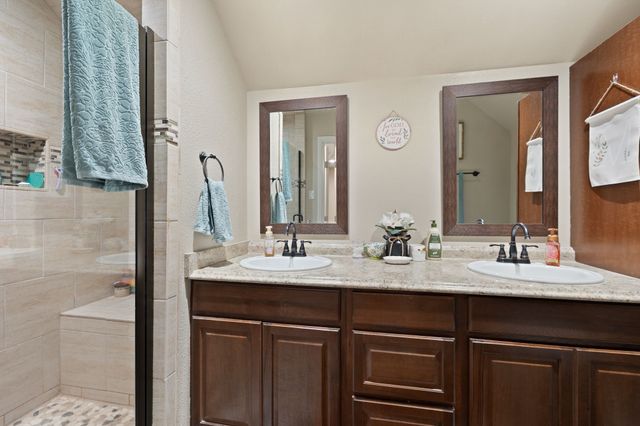 2305 Wills Way Drive, Granbury, TX 76049