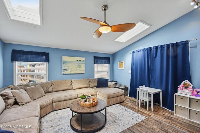 89 Essex Avenue, Hazlet, NJ 07734