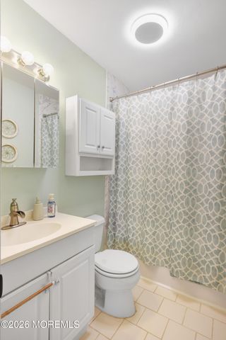 89 Essex Avenue, Hazlet, NJ 07734