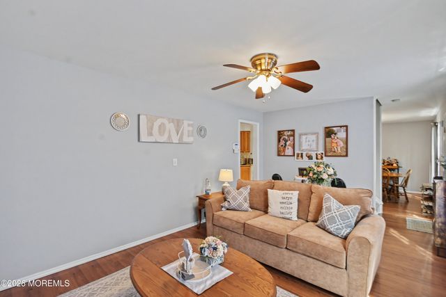 89 Essex Avenue, Hazlet, NJ 07734