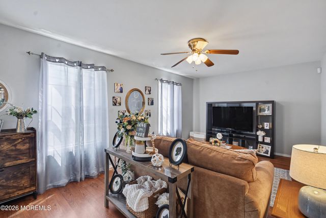 89 Essex Avenue, Hazlet, NJ 07734